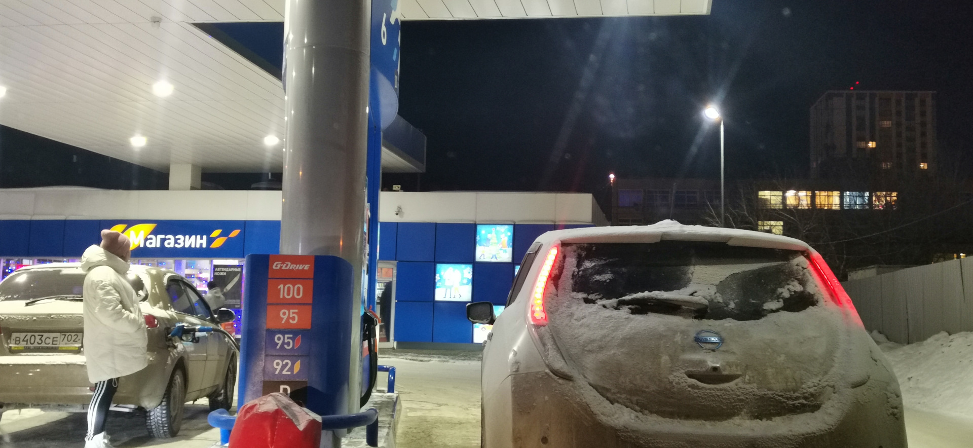 Однажды на заправке — Honda CR-V (RM), 2,4 л, 2013 года | прикол | DRIVE2