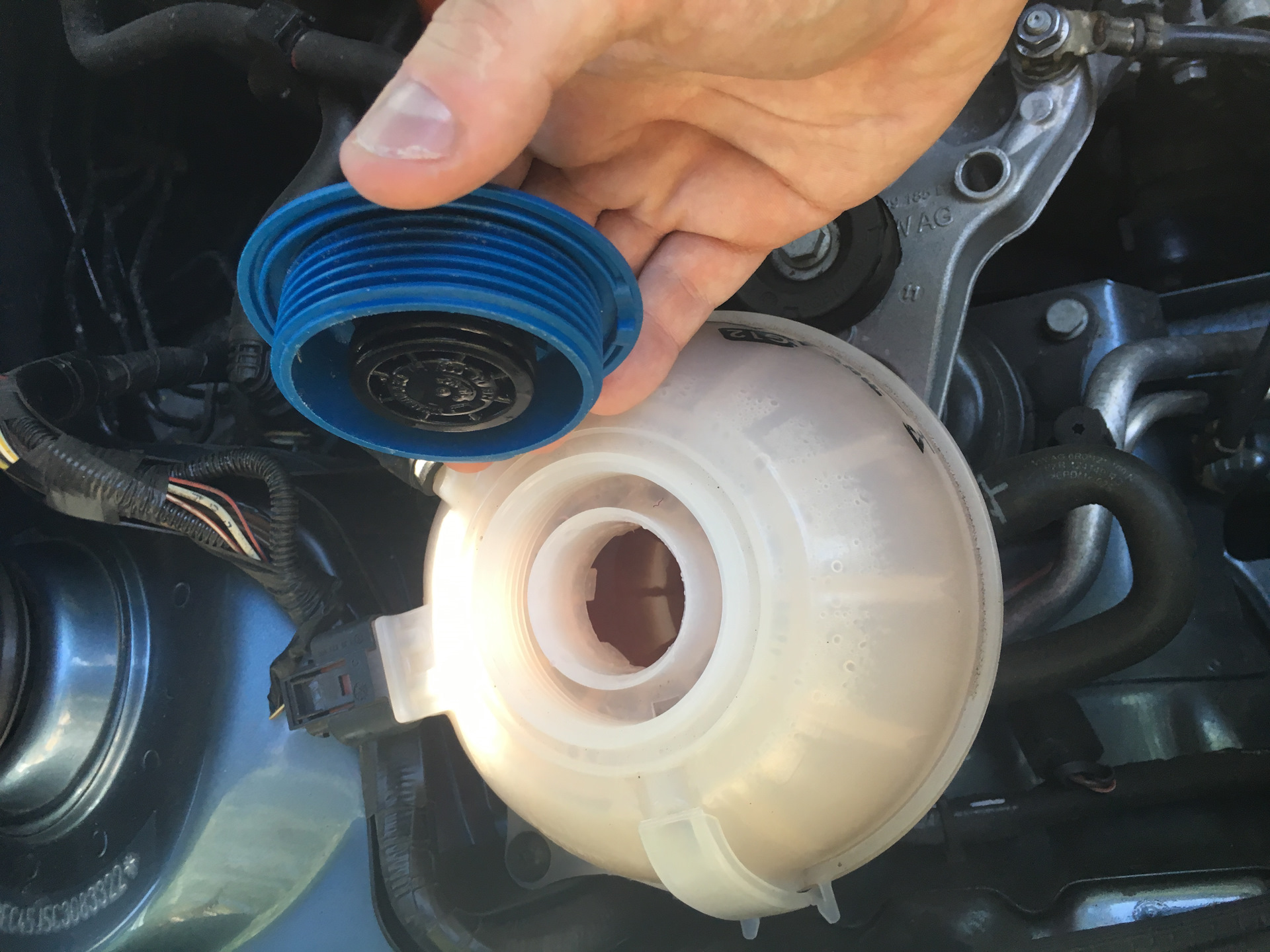 Doliv Ohlazhdayushej Zhidkosti Coolant Vag G013a8jm1 Skoda Fabia 1 4 L 2011 Goda Na Drive2