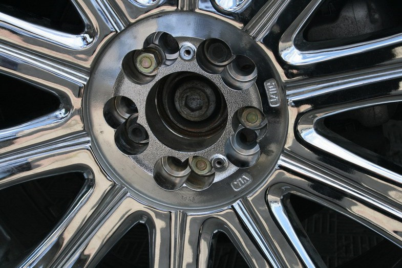 Сверловка диска 5х105. Pcd колесного диска. Диски литые сверловка. Сверловка дисков 22. Что такое сверловка диска колеса.