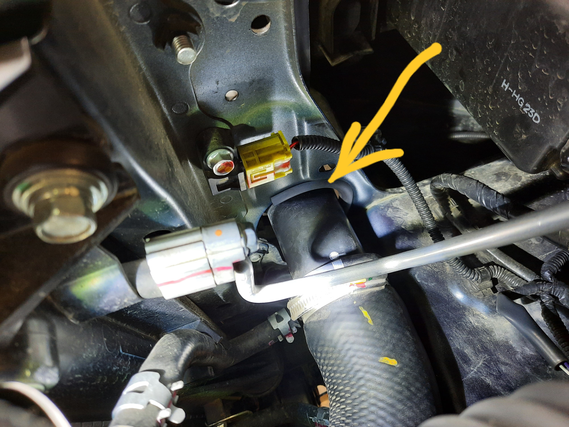 Паджеро спорт вибрация. Слетел хомут привода Паджеро 4. Pajero Sport 2011 под нагрузкой звенят пальцы.