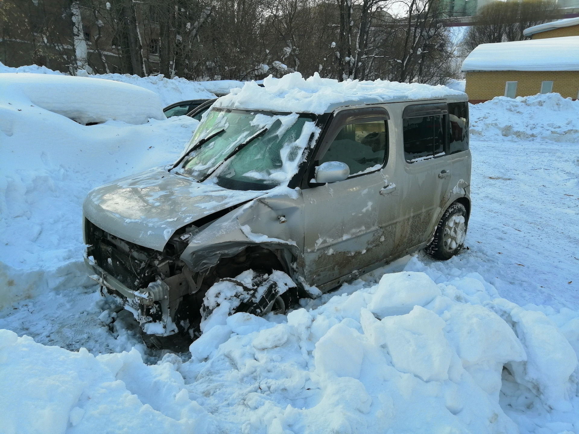 Печаль, беда, НО все будет хорошо! — Nissan Cube II, 1,4 л, 2003 года | ДТП  | DRIVE2