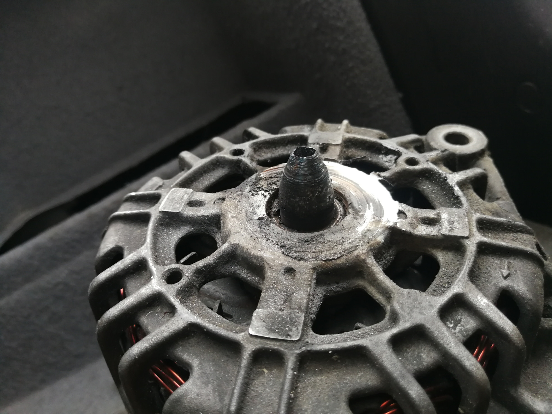 Загорается значок аккумулятора при высоких оборотах — BMW 5 series (E39 ...