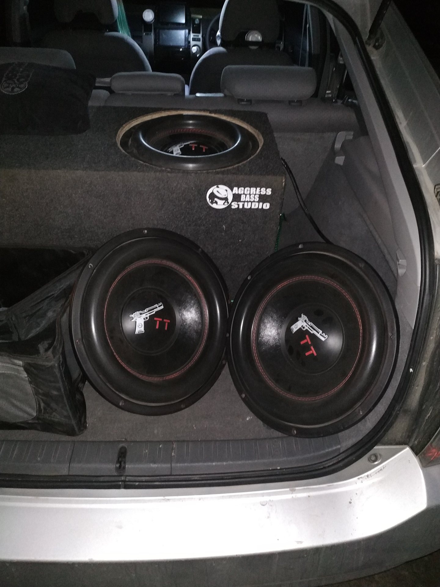 Саб и колонки — Toyota Prius (20), 1,5 л, 2007 года | автозвук | DRIVE2