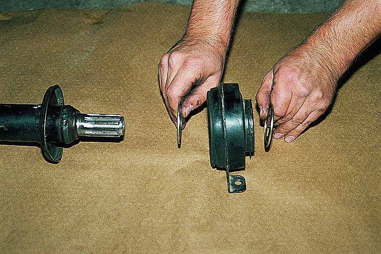 Как поменять промежуточный подшипник Опорный, опять опорный - ГАЗ Соболь, 2,1 л, 2007 года расходники DRIVE2