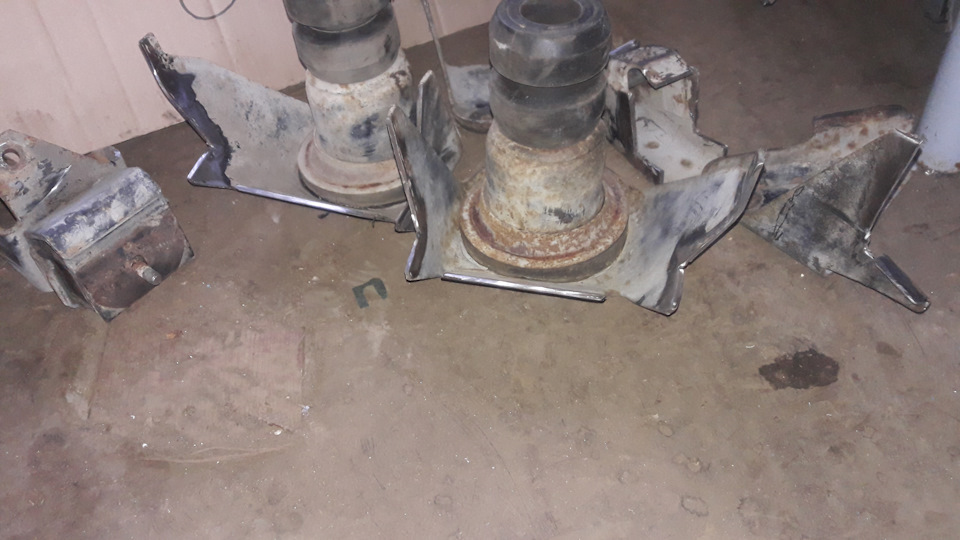 Опоры двигателя уаз патриот ивеко. Чем заменить? — УАЗ Patriot, 2,3 л ...