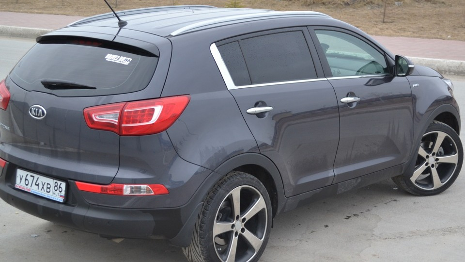 Диски спортейдж 3. 235 55 19 Kia Sportage. Kia Sportage r22. Kia Sportage 3 r19. Kia Sportage 3 r18.