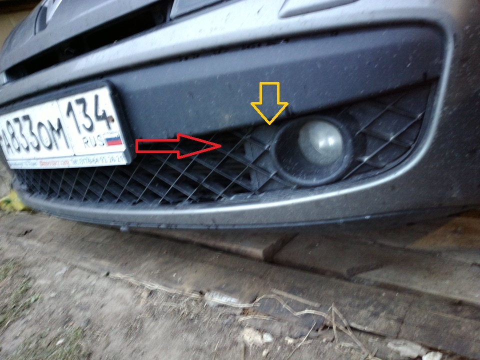 Подскажите как снять противотуманки на моем бампере? — Renault Laguna ...