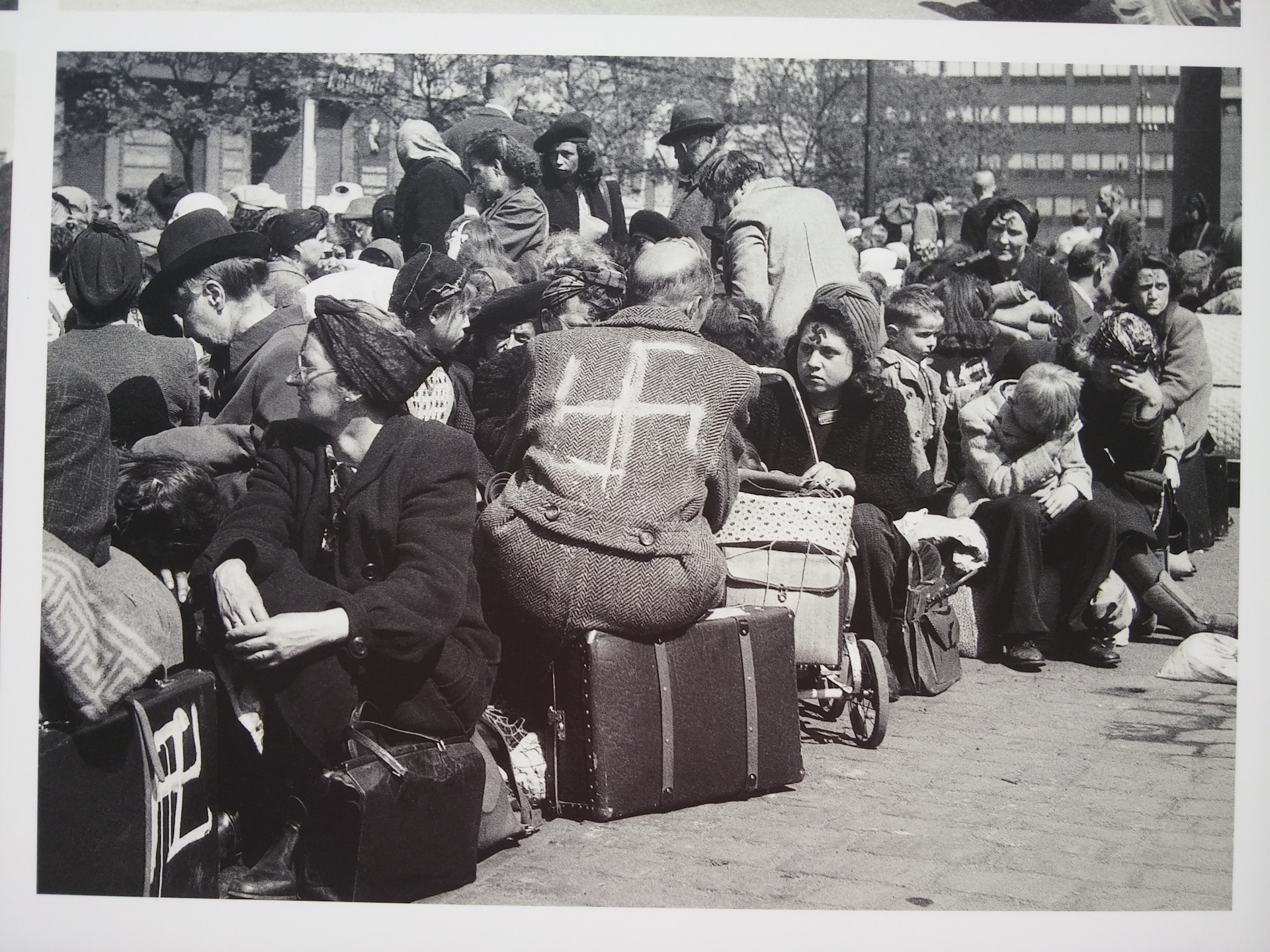 Депортации 1940. Эмиграция евреев из Германии 1938. Германия эмиграция 1930. Депортация немцев.