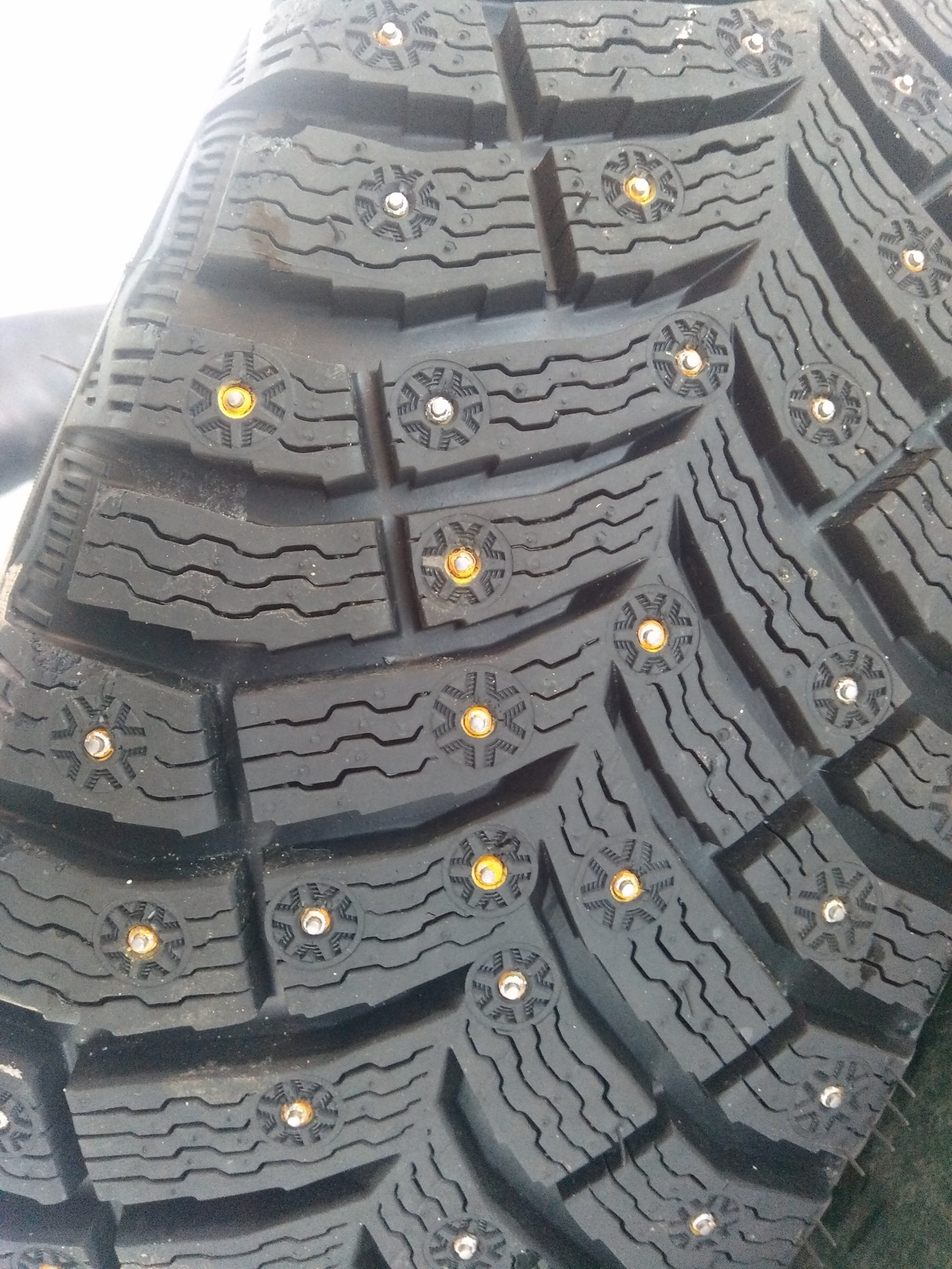 Икс айс норд 4. Мишлен х айс Норд 4. Michelin x-Ice North 4 195/60 r15. Шины Michelin x-Ice North 4. Мишлен Икс айс Норд 4 r 15.