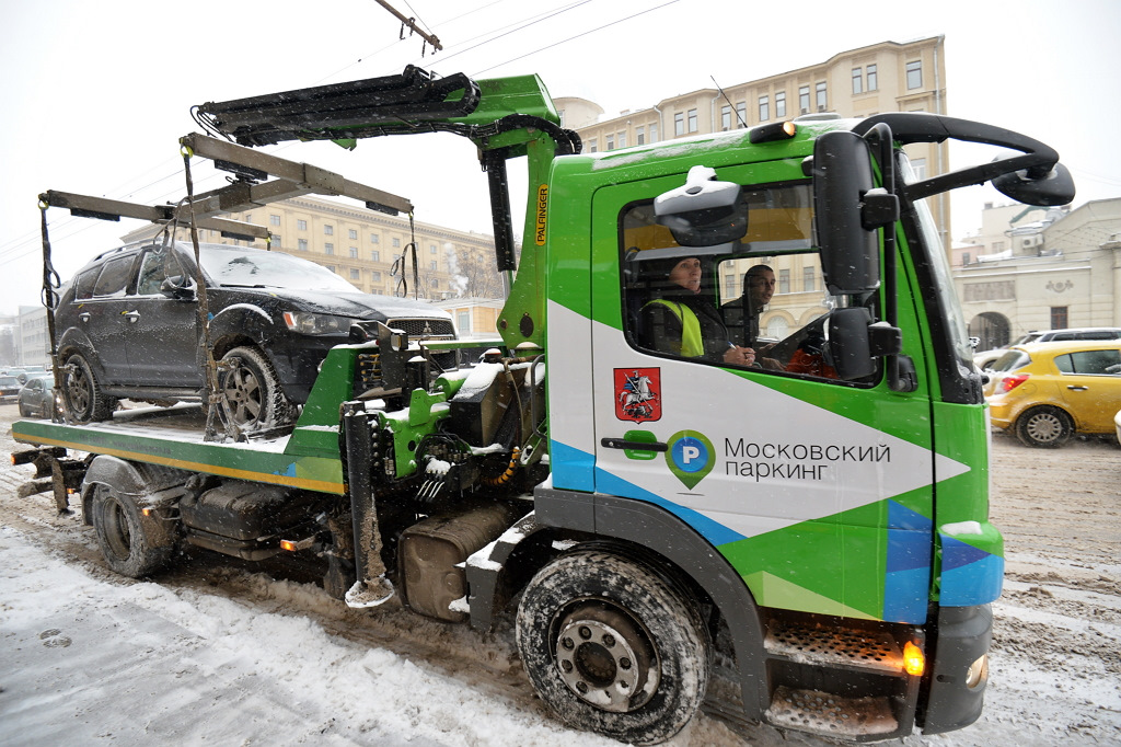 Зеленые эвакуаторы в москве