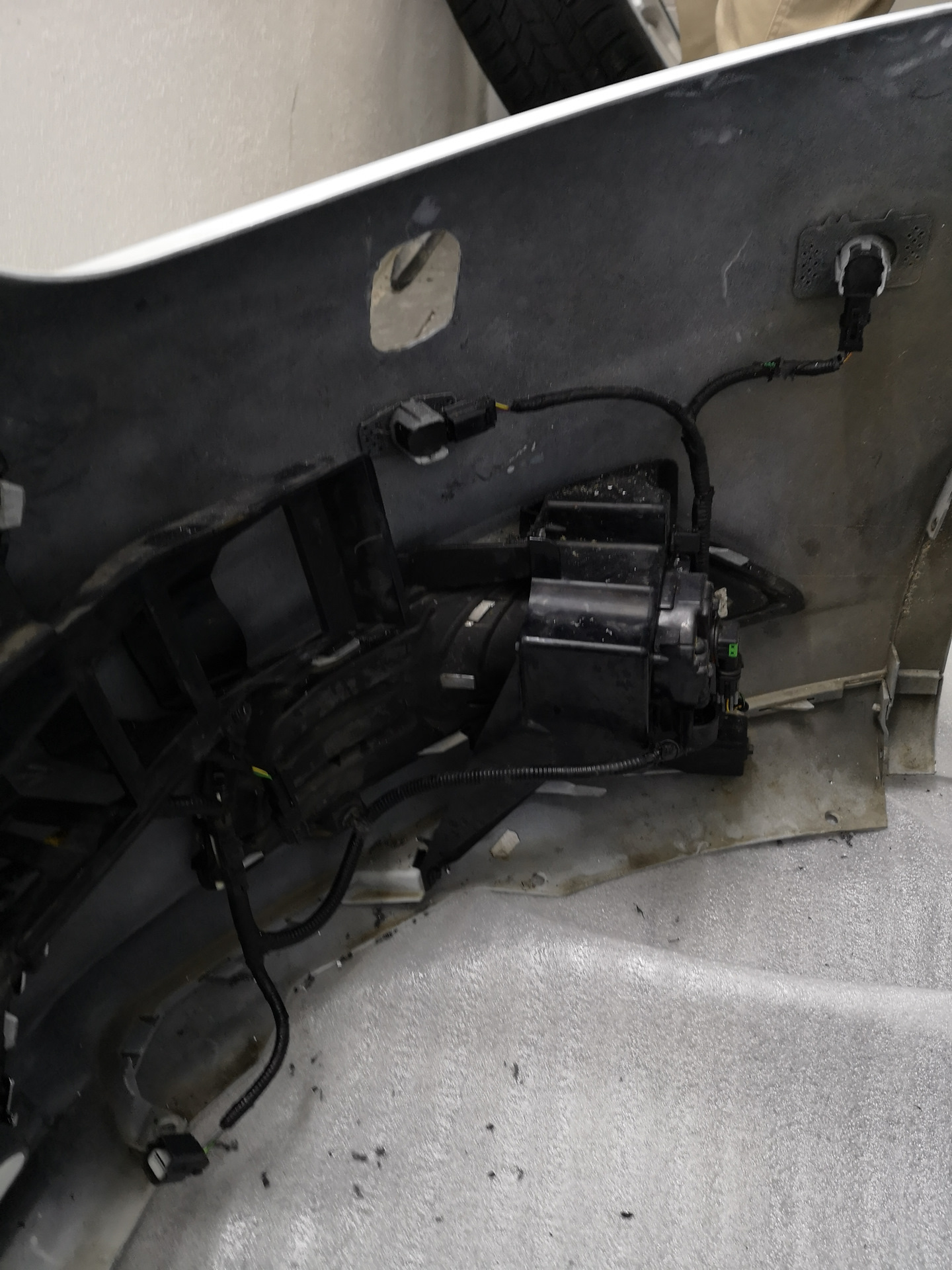 Омыватель фар + датчик уровня воды — Ford Mondeo V, 2 л, 2015 года ...