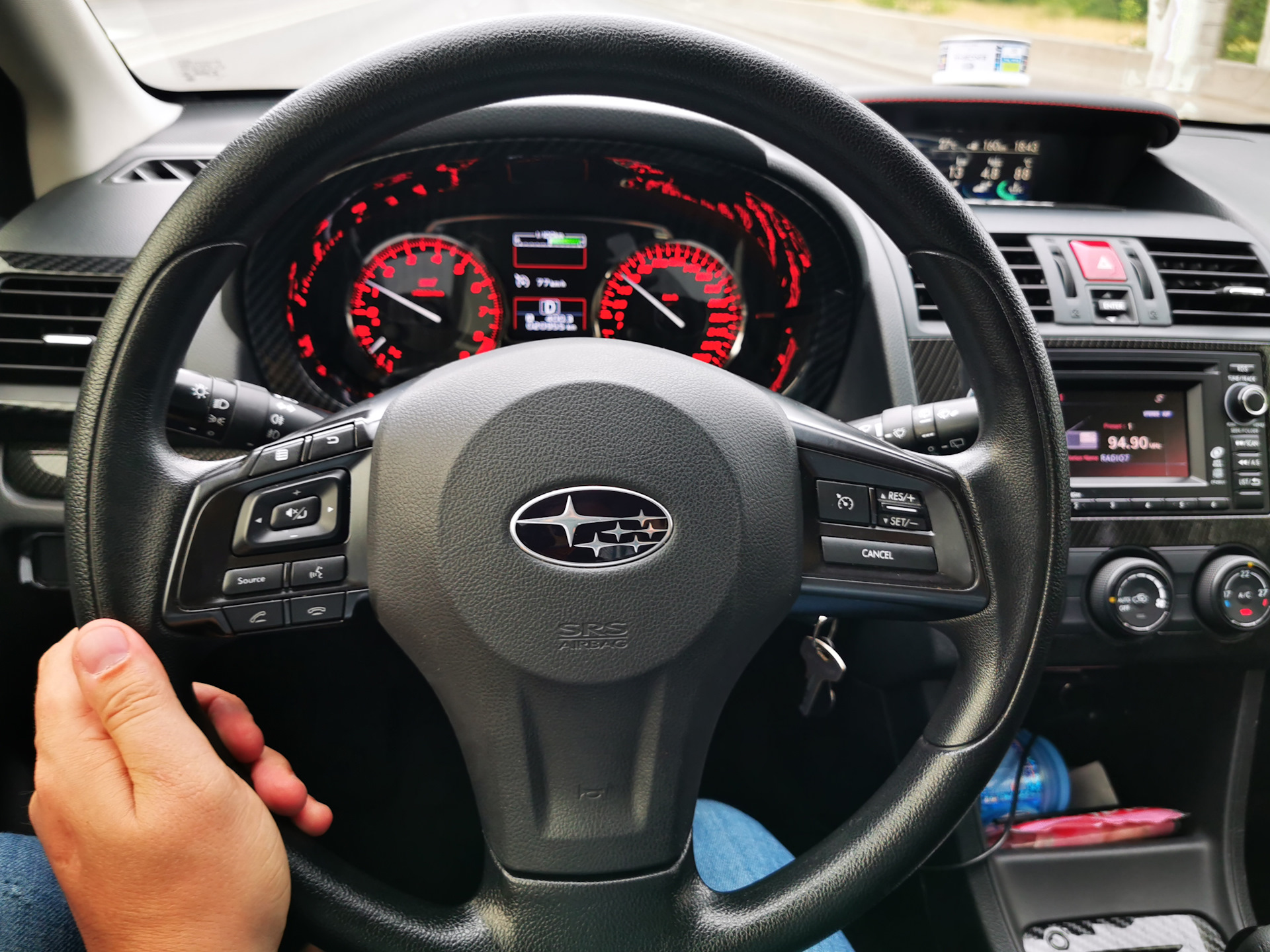 Как снять руль субару xv Кнопок должно быть больше, чем пальцев ))) - Subaru XV (1G), 2 л, 2014 года аксе