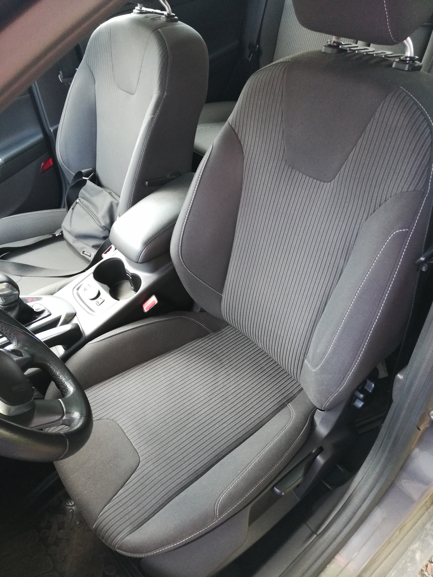 Кожаные сиденья форд фокус 3. Сиденья ford focus 2 st. Сиденья фокус 3. Сиденья фокус 3. Форд фокус 3 тренд передние сидения.