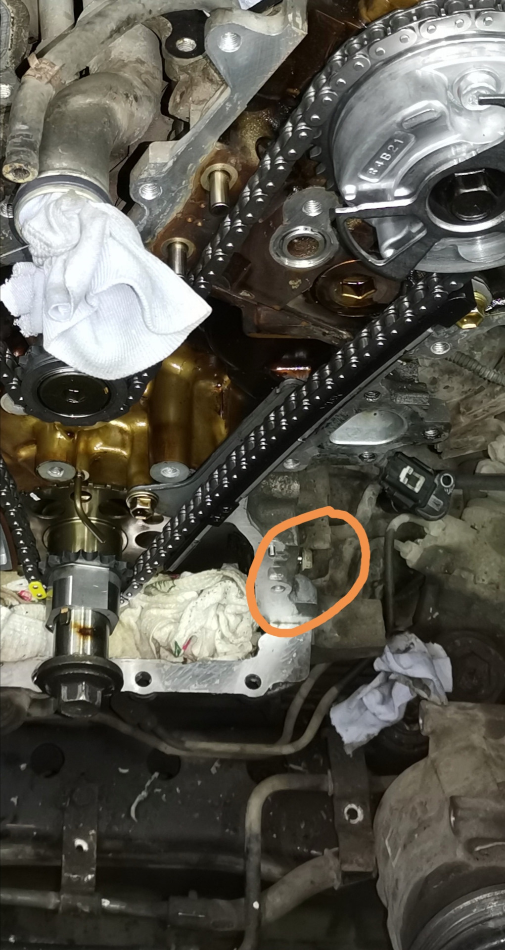 Где стоит датчик положения коленвала? — Toyota Land Cruiser Prado 120-series,  4 л, 2006 года | поломка | DRIVE2