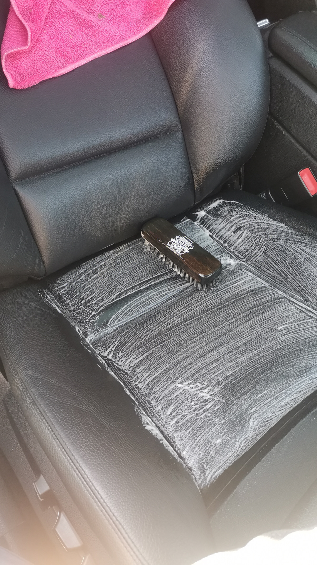 Чем почистить руль? — BMW 5 series (F10), 2 л, 2014 года | своими ...