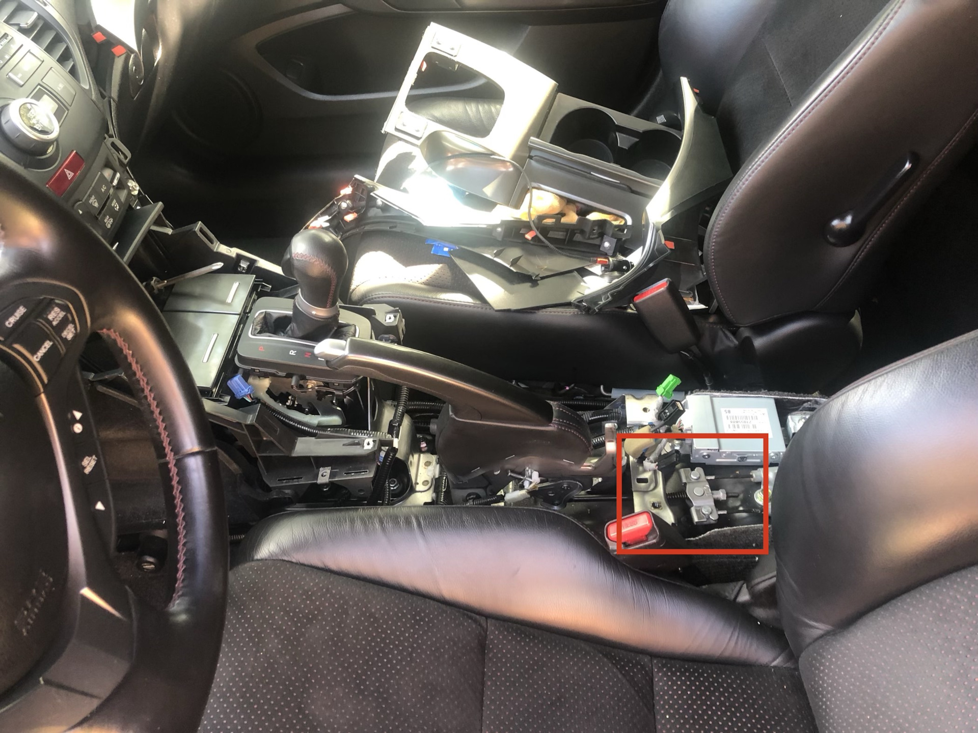 Народ как подтянуть трос ручника? — Honda Accord (8G), 2 л, 2009 года ...