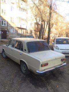 Классический зеленый цвет британской классики авто. Смотреть фото Классический зеленый цвет британской классики авто. Смотреть картинку Классический зеленый цвет британской классики авто. Картинка про Классический зеленый цвет британской классики авто. Фото Классический зеленый цвет британской классики авто