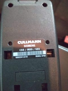 Авто с двумя телефонами в подлокотнике TkAAAgNGTeA 240