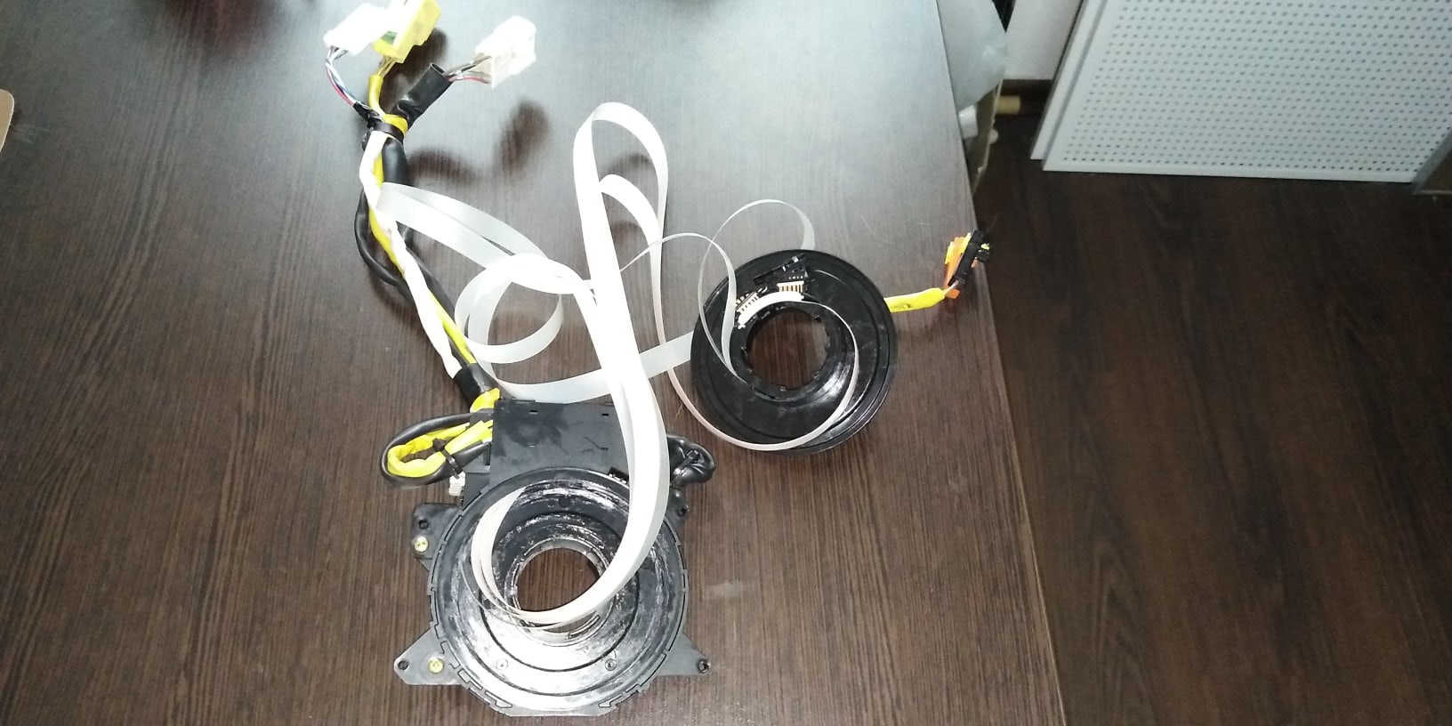 Как снять рулевую улитку и уложить шлейф внутри неё? — Subaru Legacy ...