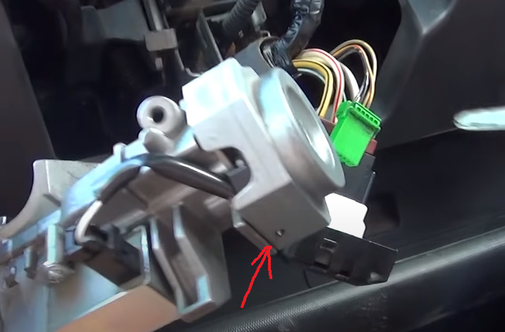 Заклинило замок зажигания и заблокировало руль — Honda Mobilio, 1,5 л ...