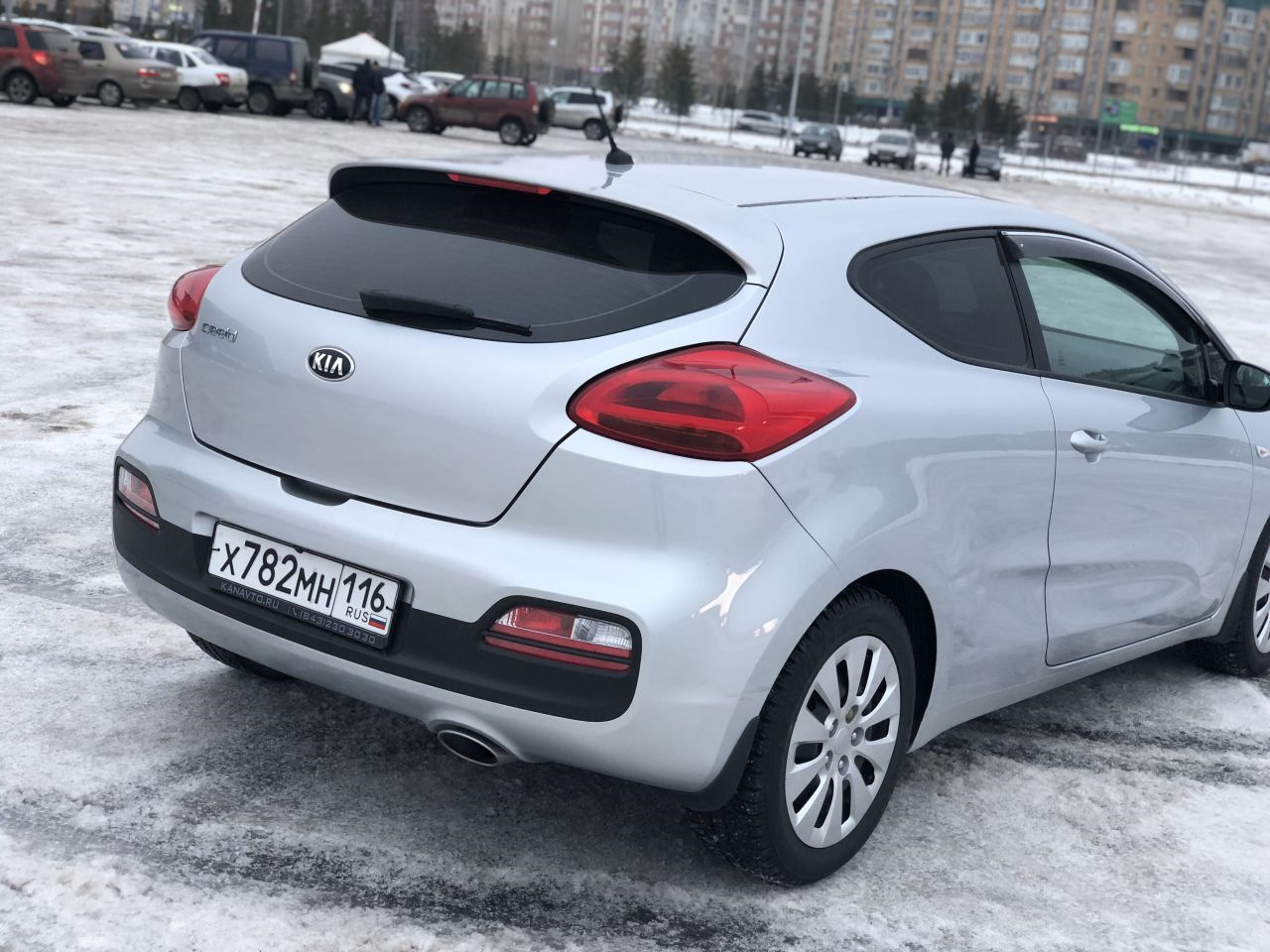 Скрипы киа сид. Kia Seed 2016. Kia Ceed 2013 в темноте. Kia Ceed 2016 хэтчбек Украина ПТС. Оптика на Киа СИД 2016.