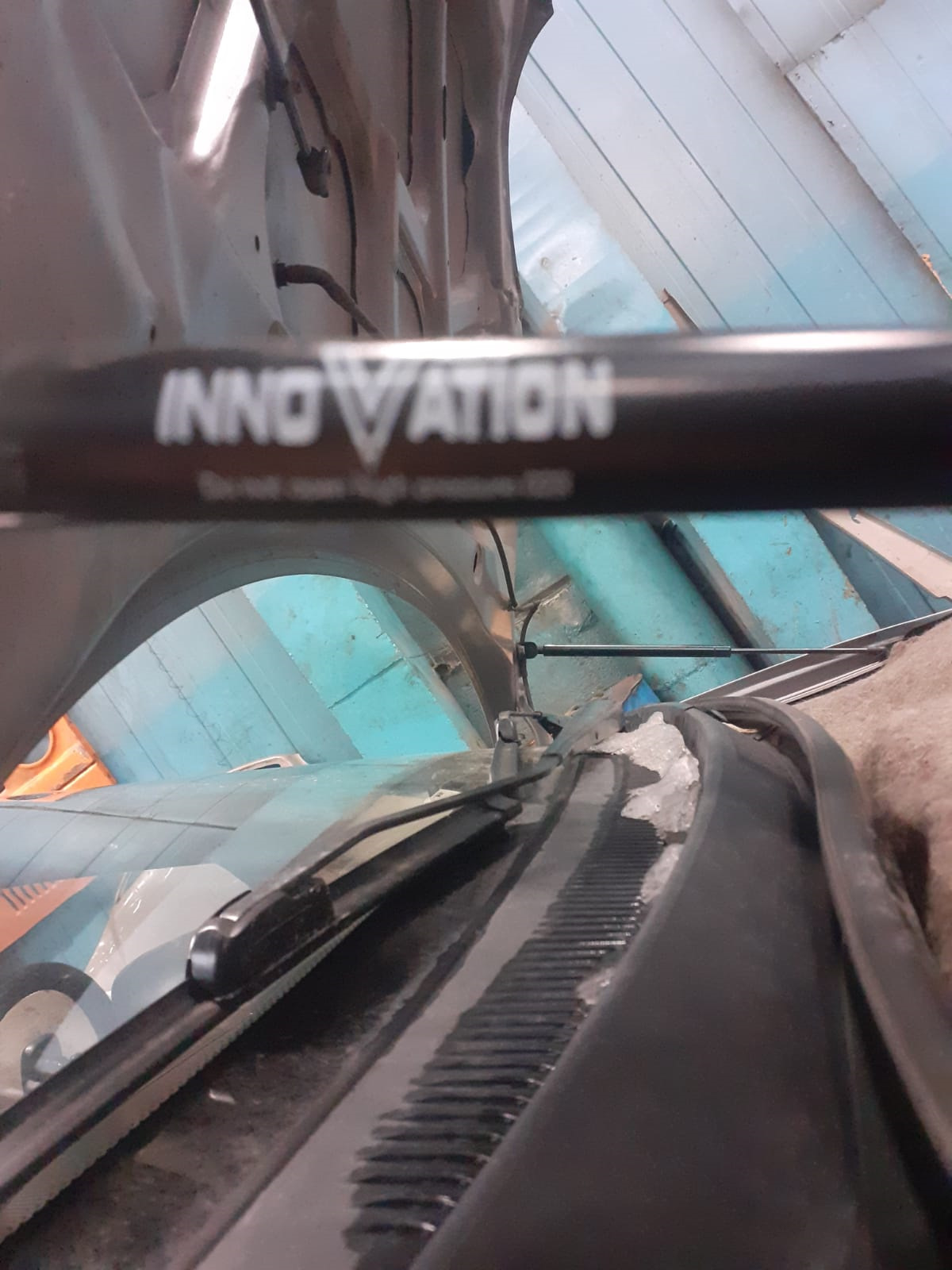 в мороз не держат упоры двери багажника. — Lada Vesta SW Cross, 1,6 л ...