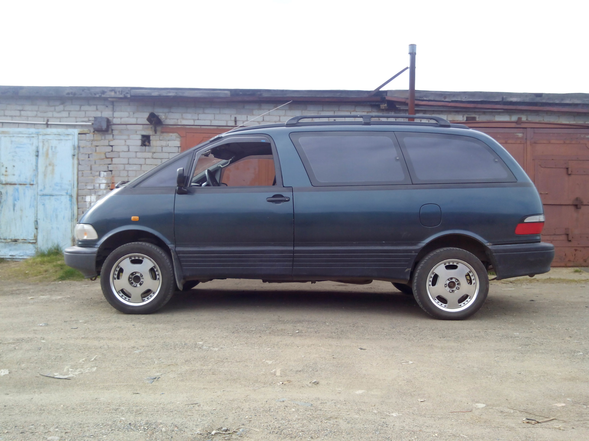 toyota estima hybrid