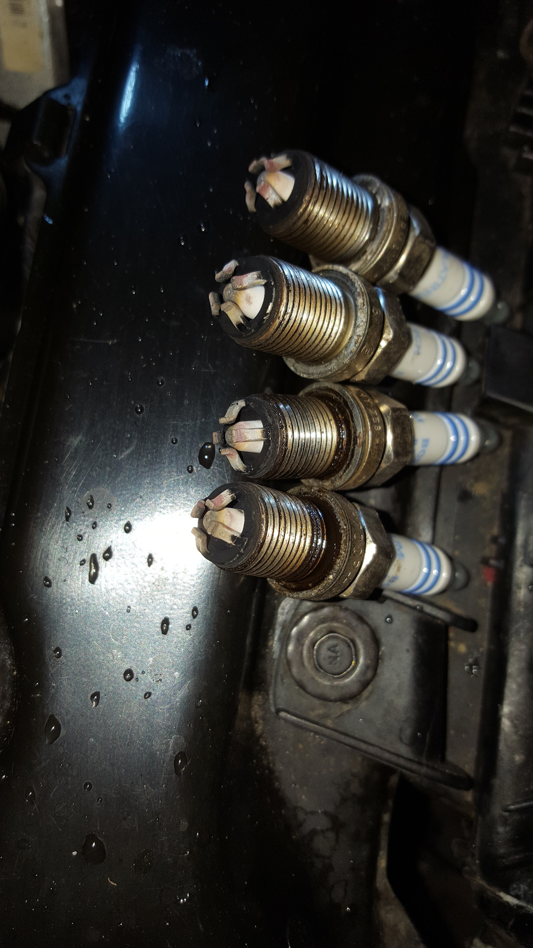 Признаки прогоревшей прокладки ГБЦ. (Видео). — Lada 2115, 1,6 л, 2009 ...