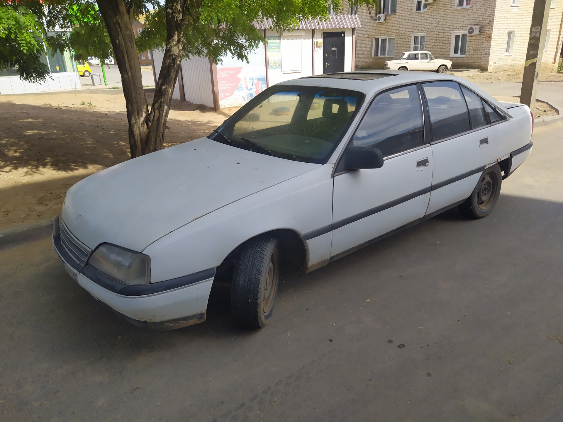 Капсула времени: Opel Omega 1992 года с пробегом 705 км — «История  автомобилестроения» на DRIVE2