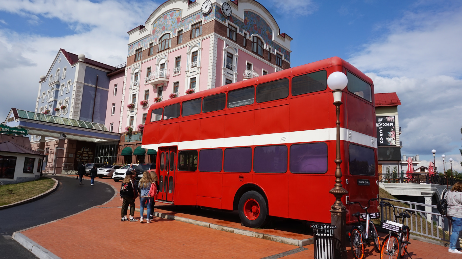 Автобус красное орехово. Красные автобусы в Рязани. Бристоль автобус Рязань. Английский автобус. Английский автобус в Рязани.
