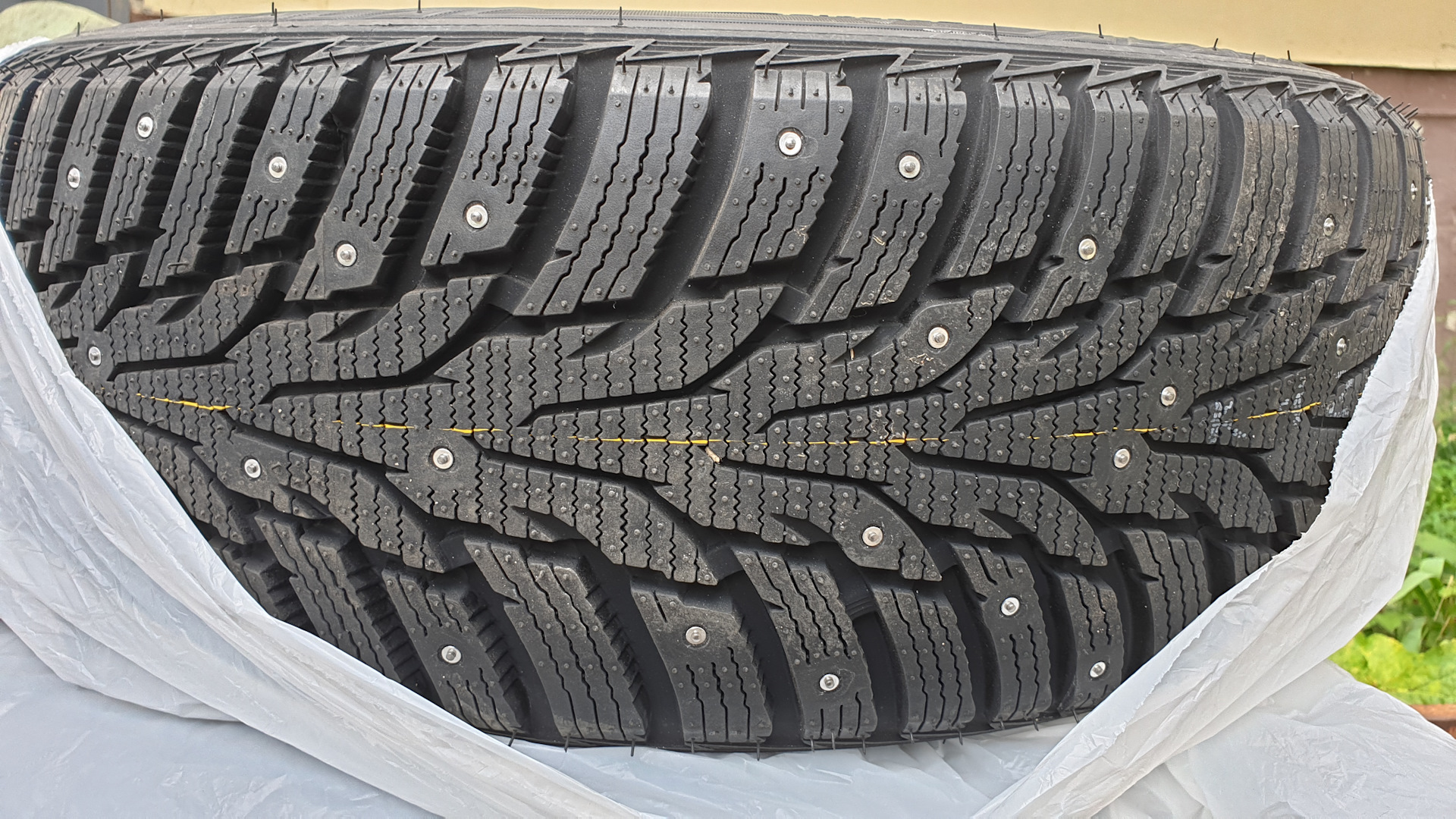 Шипованная резина нексен. Nexen wh62. Шип Nexen winspike2 (wh62) 205/55r16 94t 14215 /110 шипов/. R16 215/65 102t Nexen winspike2 wh62. Nexen 205/60/16 t 92 Winguard WINSPIKE wh62 ш..