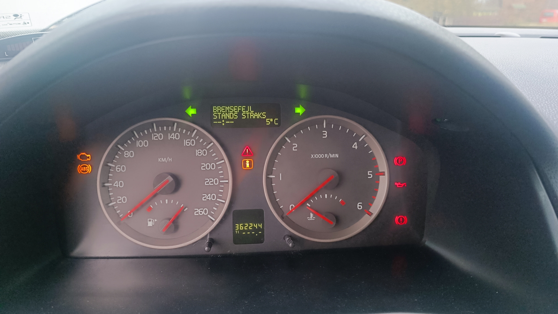 Загорается ошибка abs / airbag / belt — Volvo V50, 2,4 л, 2005 года ...