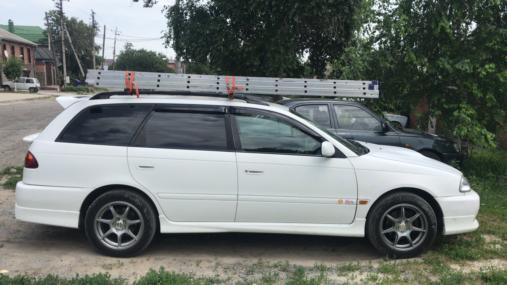 Тойота калдина крыша. Багажник Тойота Калдина 210. Caldina 215 багажник. Модель Toyota Caldina. Тойота Калдина 2 спереди.