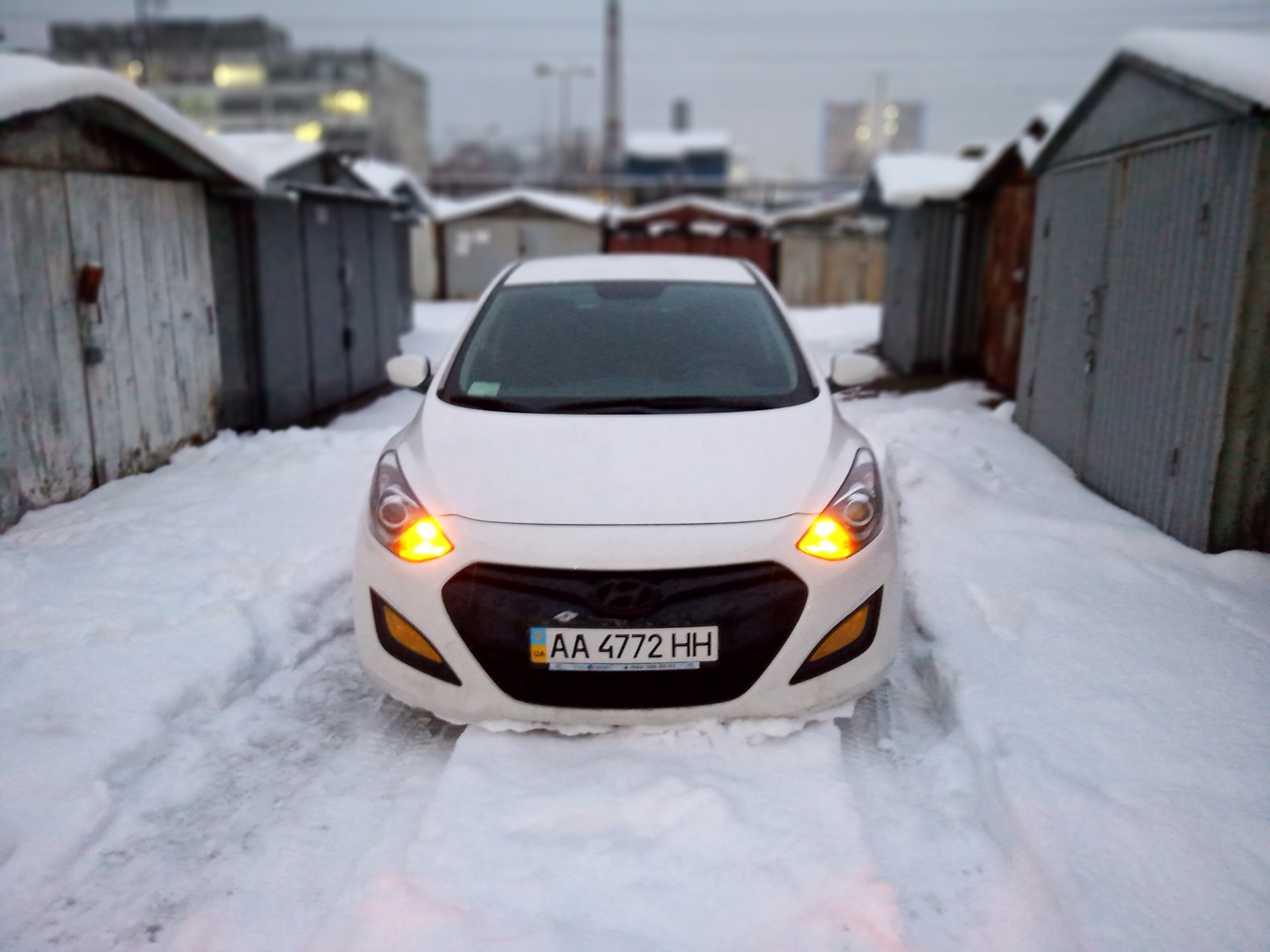 Светодиодные лампы хендай. Светодиодная лампа i30 Hyundai. Led лампы в Hyundai i30. Оранжевые габариты Hyundai i30. Желтые габариты i30.