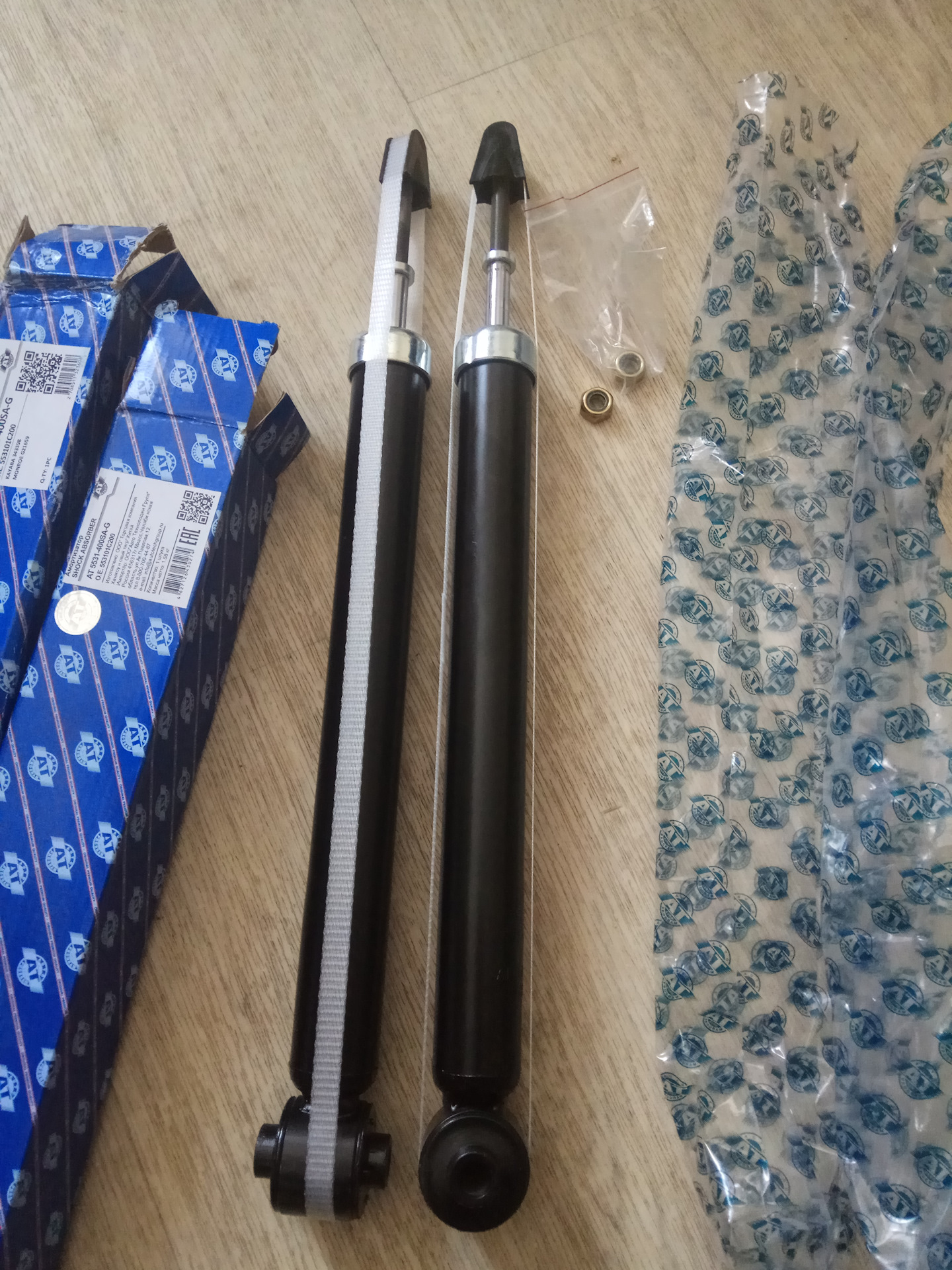 4. Задние стойки гетц 1. Амортизатор передний хендай гетц. 4. Амортизатор гетц.