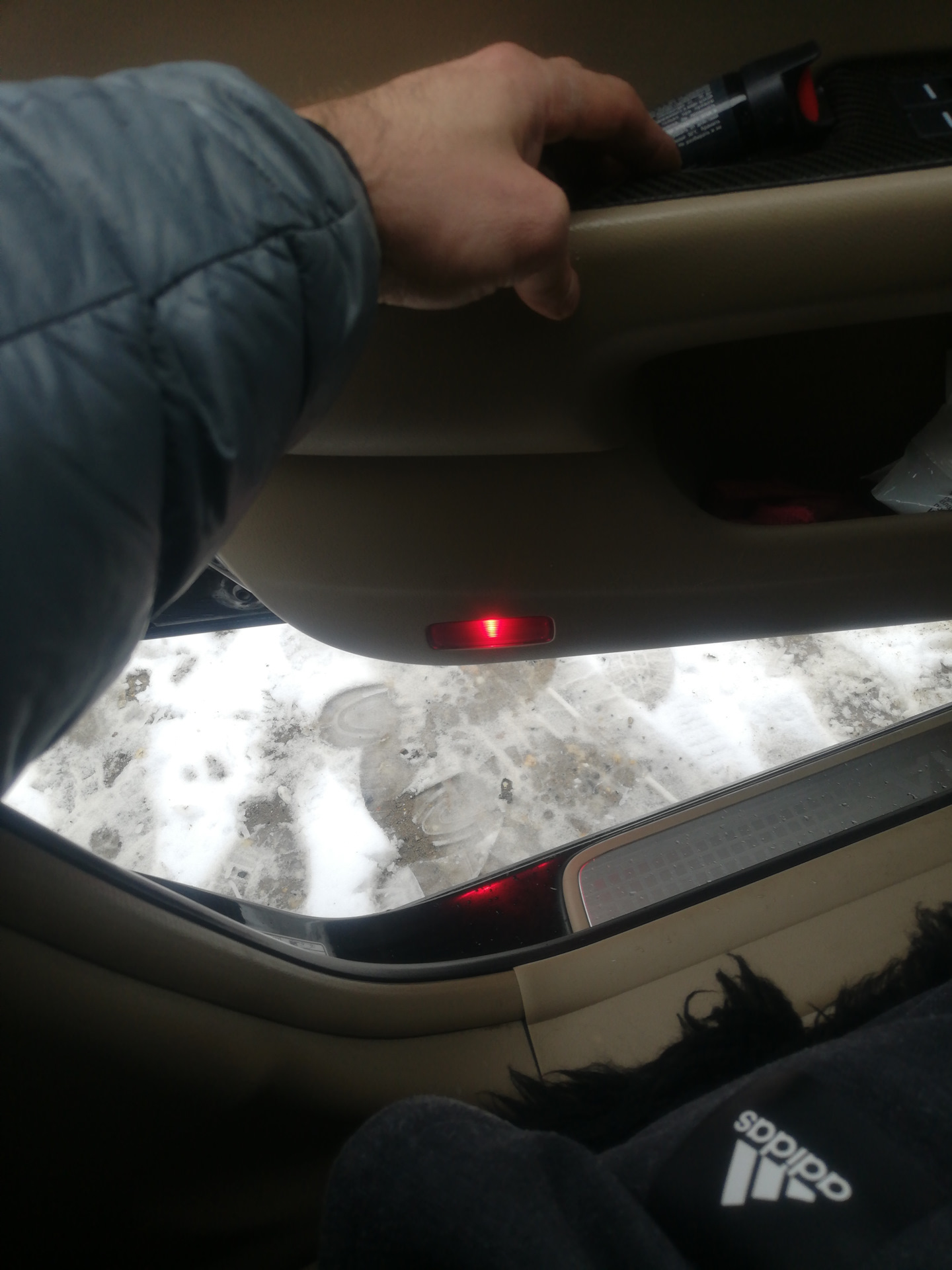 Свет при открытии двери — Honda Accord (7G), 2 л, 2007 года | своими ...