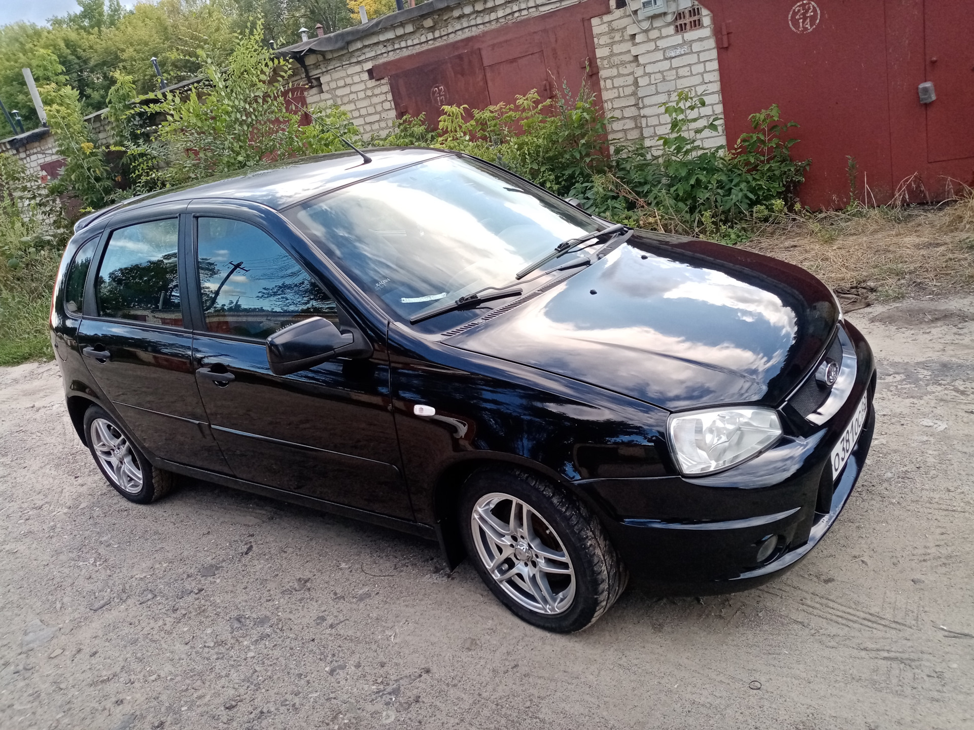 Цвет который вымораживает! — LADA Калина хэтчбек, 1,6 л., 2011 года ...