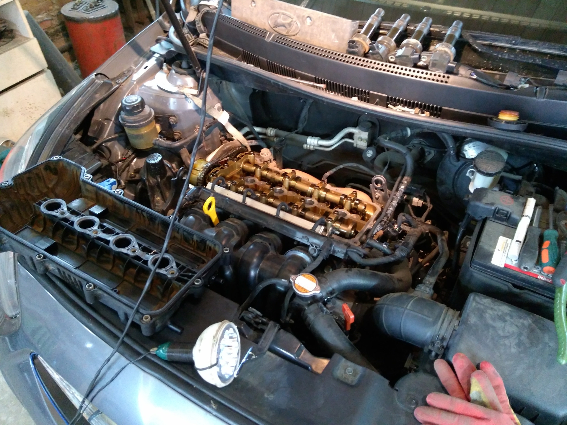 Сильно потеет крышка цепи ГРМ — Hyundai Solaris, 1,6 л, 2013 года ...