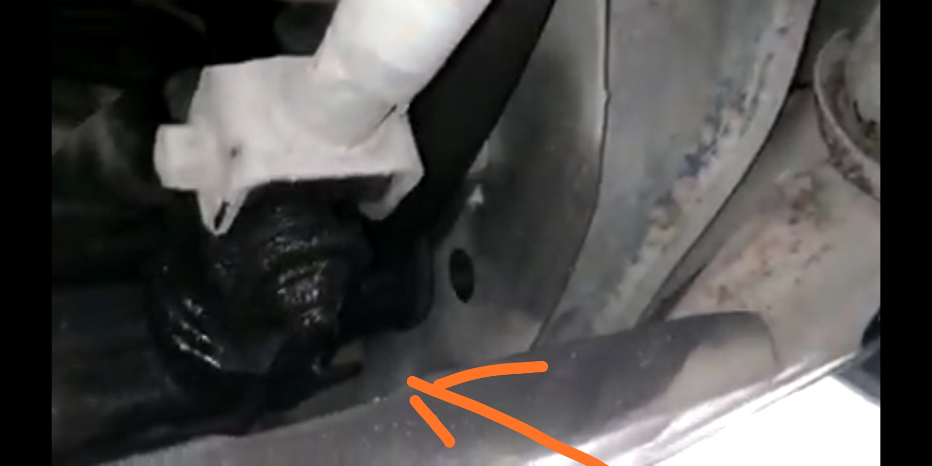 Замена сальника кулисы, сальника привода справа — Nissan Maxima QX (A32 ...