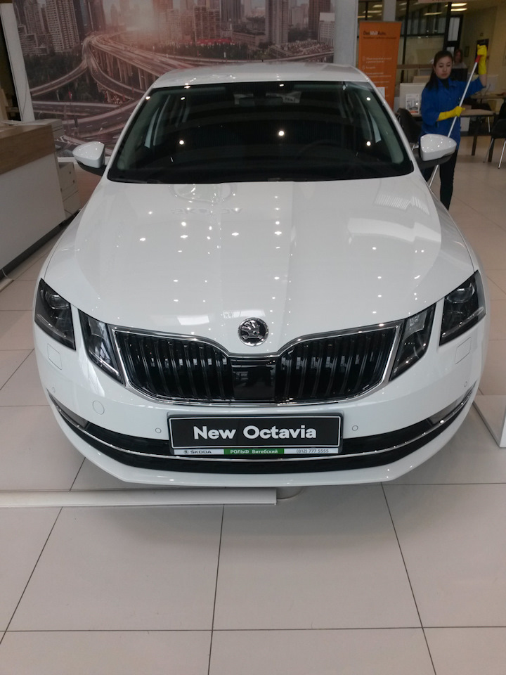 Skoda Octavia последнего поколения - четырехглазая оптика в прошедшем, багажник – больше