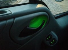 Подсветка зоны посадки в автомобиль. Смотреть фото Подсветка зоны посадки в автомобиль. Смотреть картинку Подсветка зоны посадки в автомобиль. Картинка про Подсветка зоны посадки в автомобиль. Фото Подсветка зоны посадки в автомобиль
