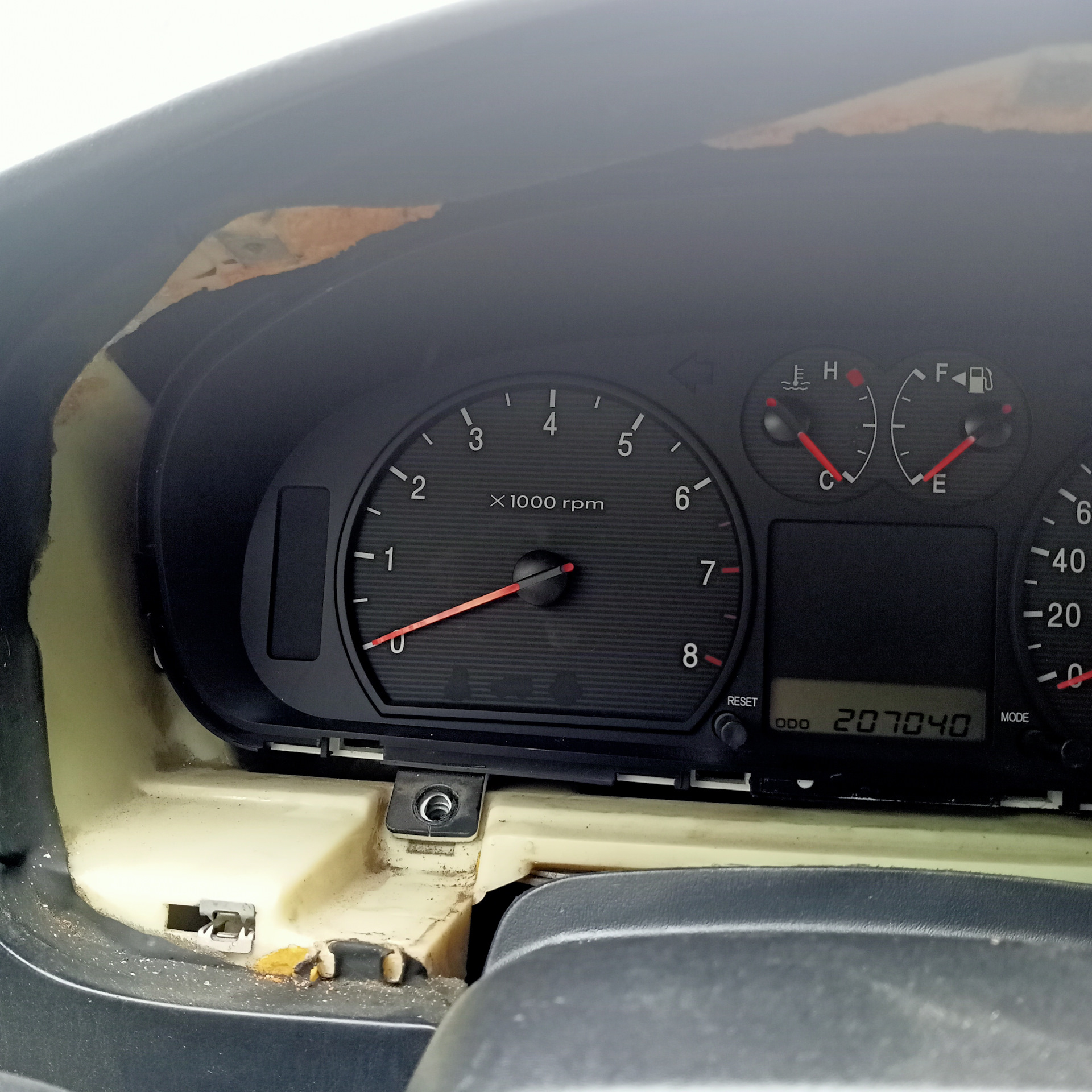 Упала стрелка тахометра — Hyundai Sonata IV (EF), 2 л, 2004 года ...
