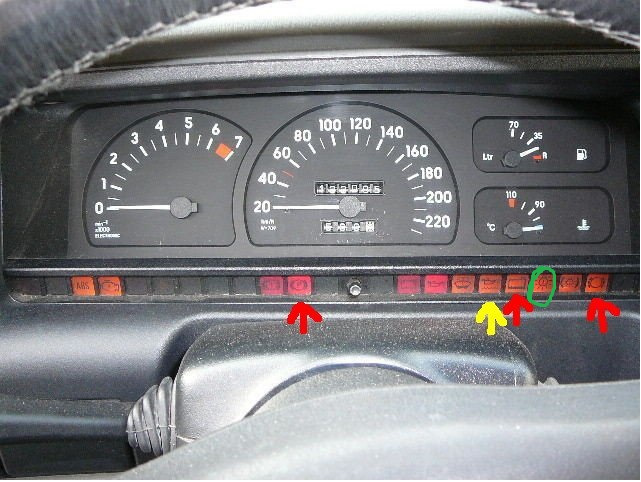 Панель омега б. Opel Omega 1990 приборная панель. Opel Omega 1995 щиток приборов. Opel Omega панель приборов 2.2. Приборная панель Опель Омега а 2 литра.