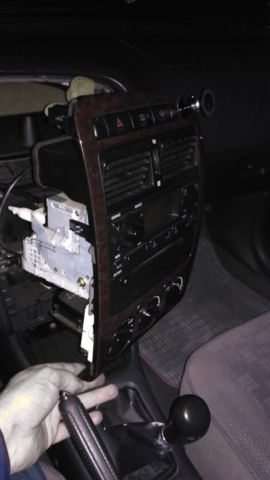 Нужна помощь! Пропал звук на магнитоле(((