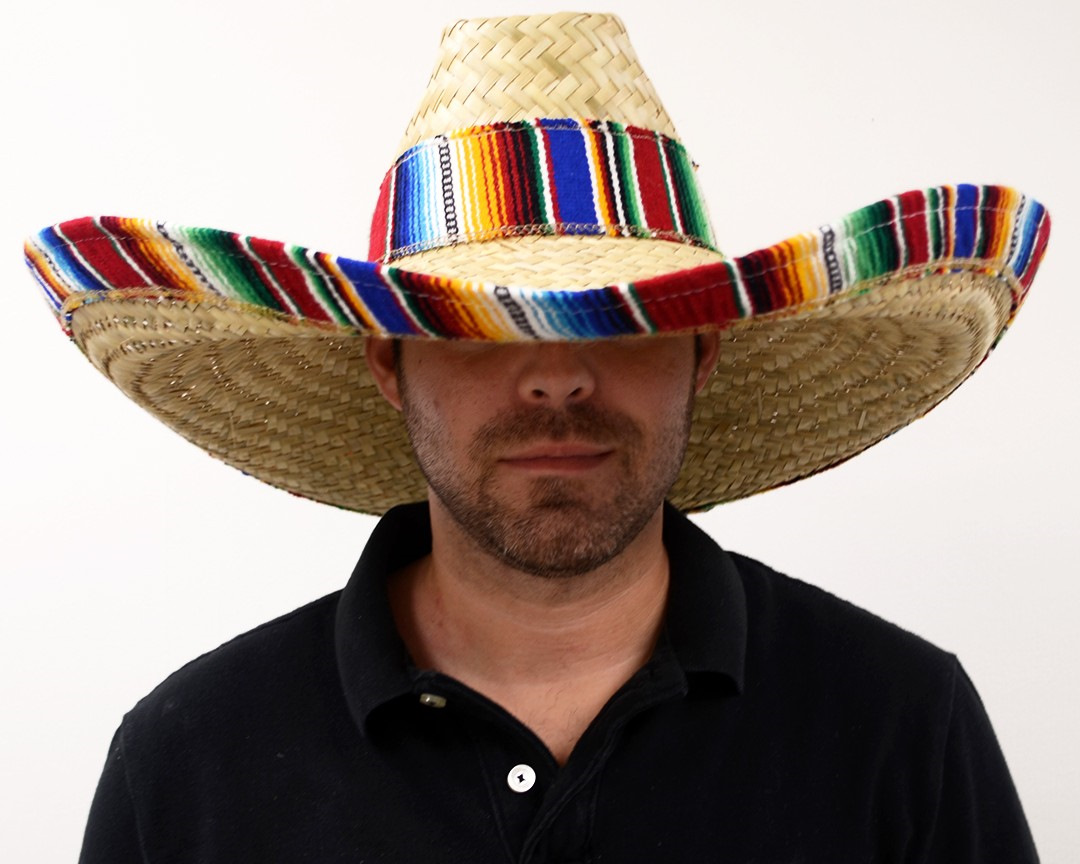 Мужская голова в соломенной шляпе. Мексиканцы Мексика Сомбреро. Мексиканская Панама Сомбреро. Мексиканская шапка Сомбреро. Сомбреро, панамы Мексики.