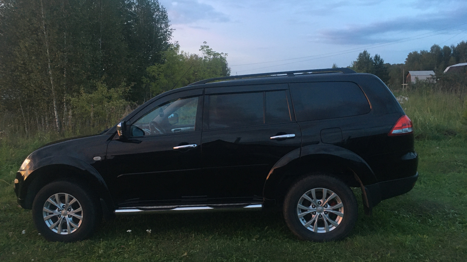 Подножки из нержавейки — Mitsubishi Pajero Sport (2G), 2,5 л, 2012 года ...