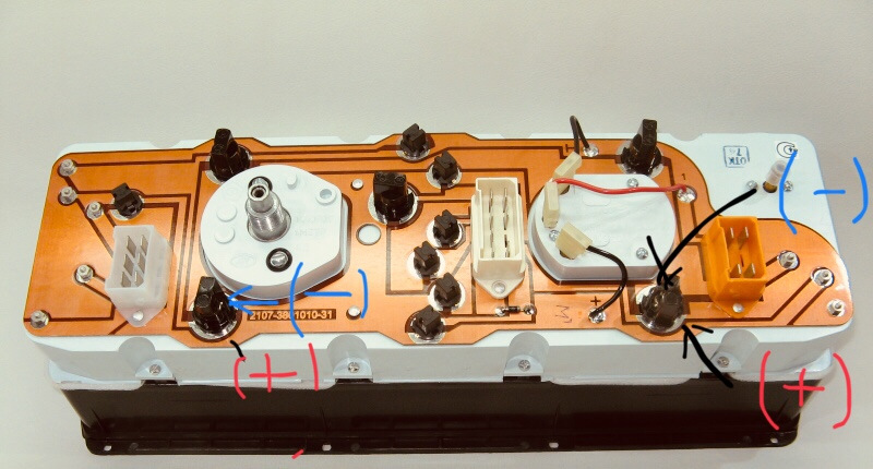 Распиновка щитка 2107. Панель приборов 2107 плата. Распиновка панели приборов ВАЗ 2107. Плата щитка приборов ВАЗ 2107 инжектор. Распиновка приборной панели ВАЗ 2107 инжектор.