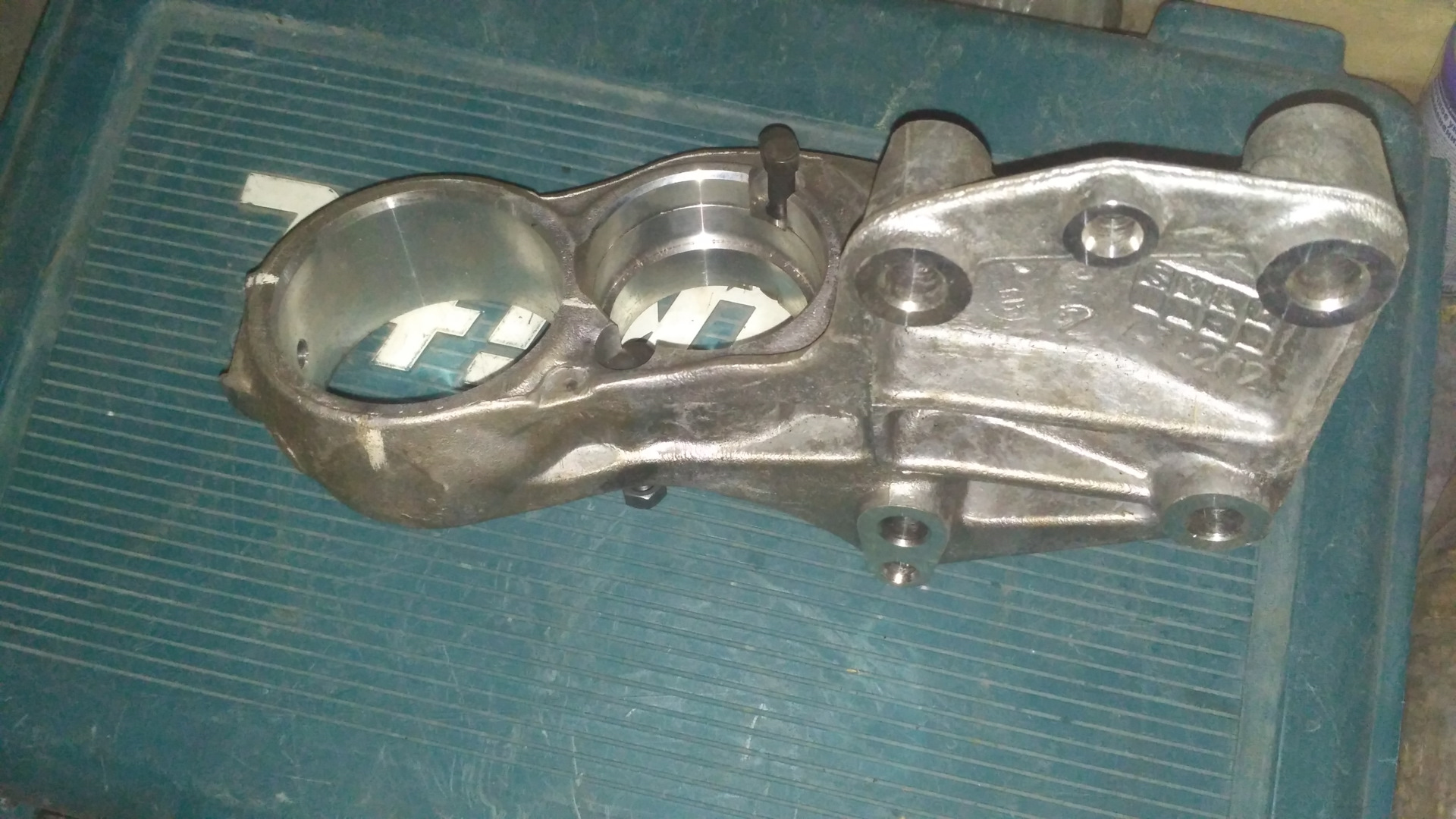 нижняя подушка двигателя 307 — Peugeot 307, 1,6 л, 2006 года | поломка ...
