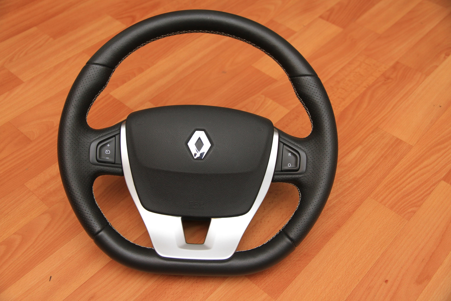 руль для renault laguna 3 gt. руль лагуна. руль лагуна. руль для renault laguna 3 gt. руль рено лагуна 2.