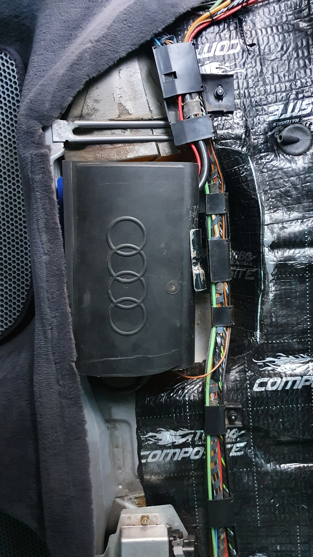 Защита аккумуляторов — Audi S6 (C4), 2,2 л, 1996 года | электроника ...